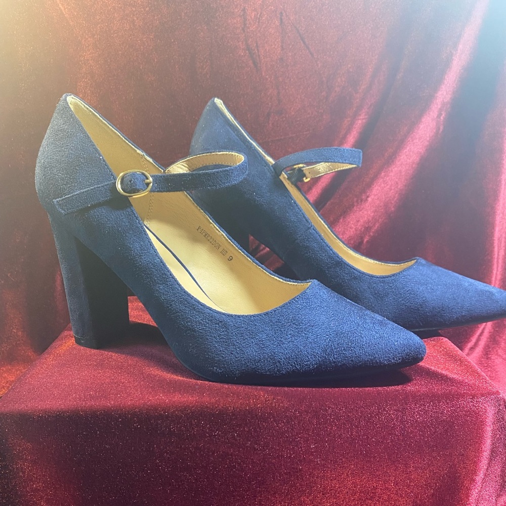 IDIFU Navy Blue Chucky Heel Pumps